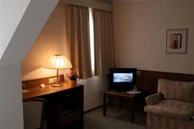 Rheinhotel Luxhof ชไปยา ภายนอก รูปภาพ